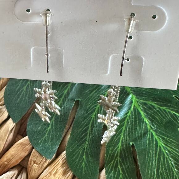 BOGO FREE AUROA BOREALIS STONE SNOWFLAKE EARRINGS vtg - Picture 5 of 5